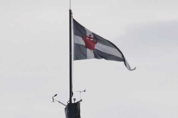 12 July 2023 - 07:40:27
Can anyone identify this flag 75 metres up atop superyacht Ngoni? And in no time Jack came up with the answer. It's the pennant for the Royal Thames Yacht Club.
-----------------
57m superyacht Ngoni arrives in Dartmouth